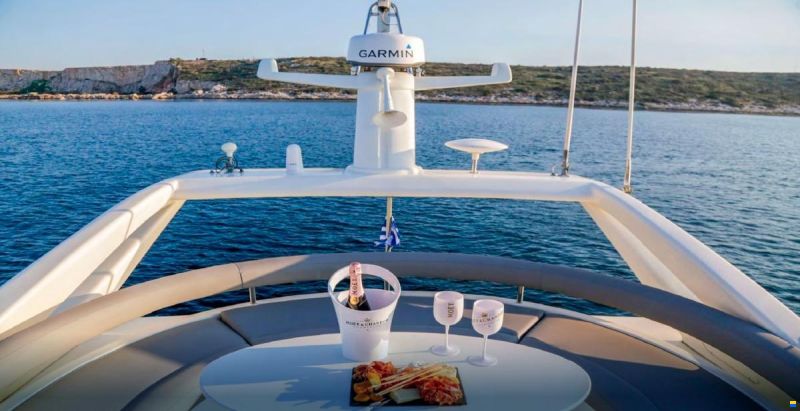 Ferretti 57