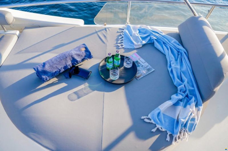 Ferretti 57