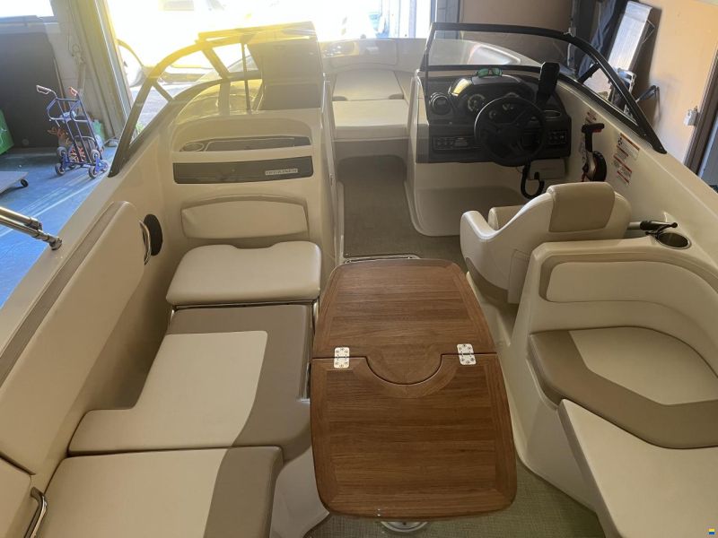 Bayliner Vr6