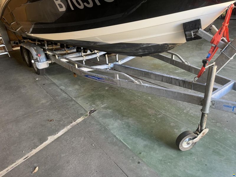 Bayliner Vr6