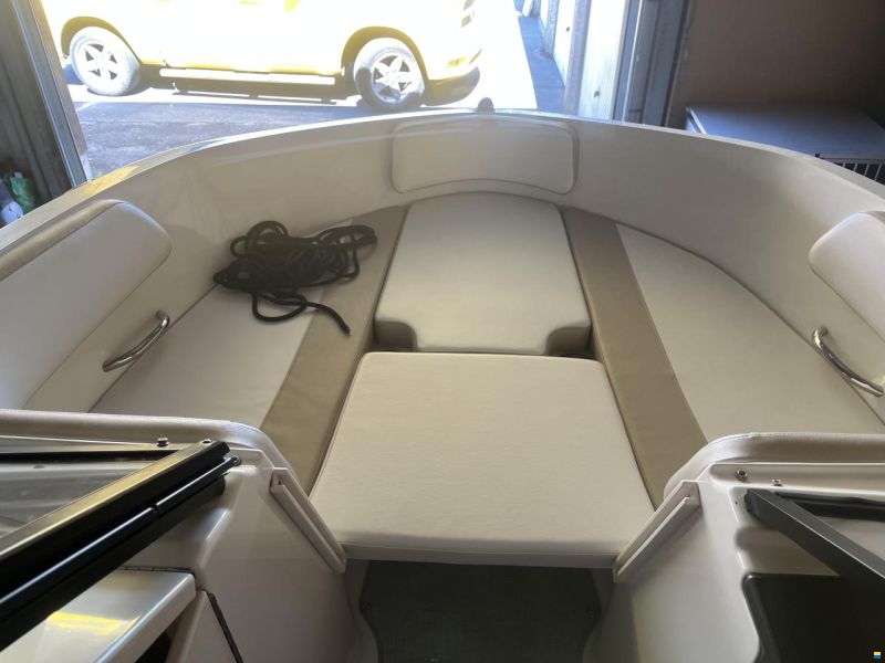 Bayliner Vr6