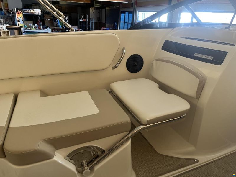 Bayliner Vr6