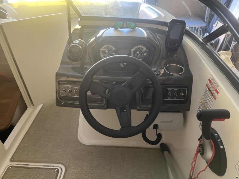 Bayliner Vr6