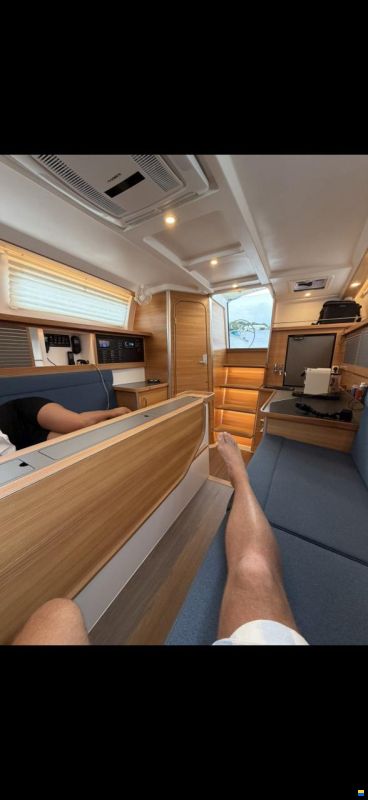 Dragonfly 36 ft Performance
