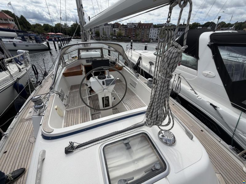 Hallberg-Rassy 37
