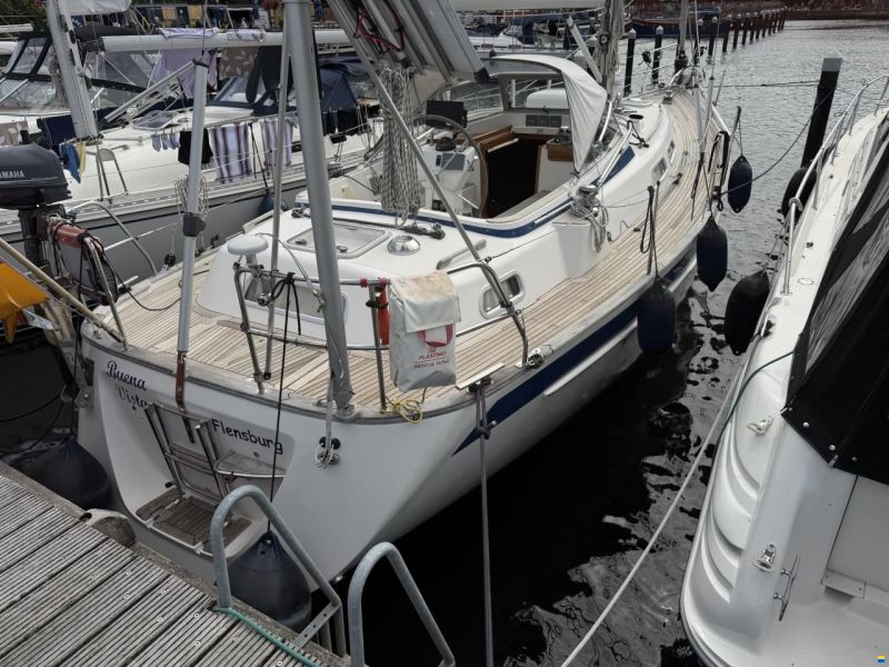 Hallberg-Rassy 37