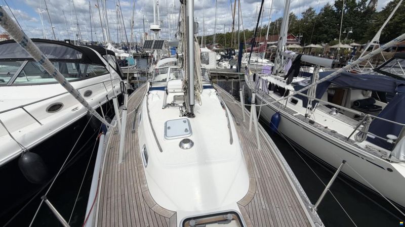 Hallberg-Rassy 37