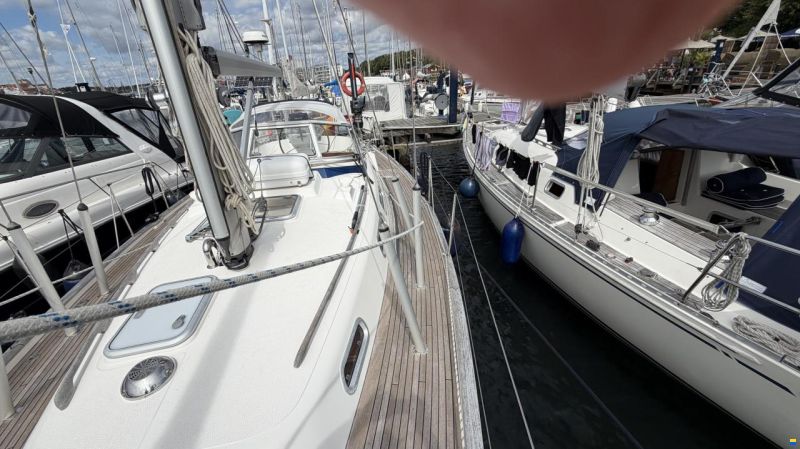 Hallberg-Rassy 37