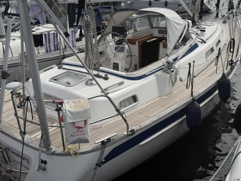 Hallberg-Rassy 37
