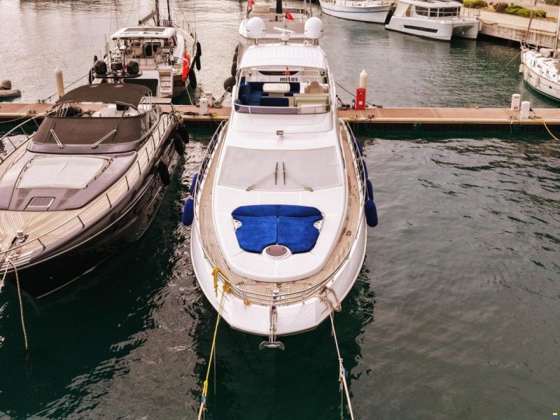 Azimut Flybridge 64