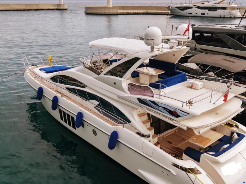Azimut Flybridge 64