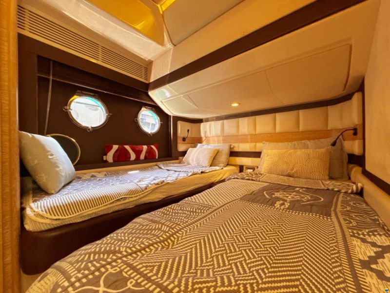 Azimut Flybridge 64
