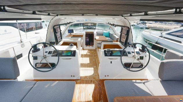 Jeanneau Yacht 55