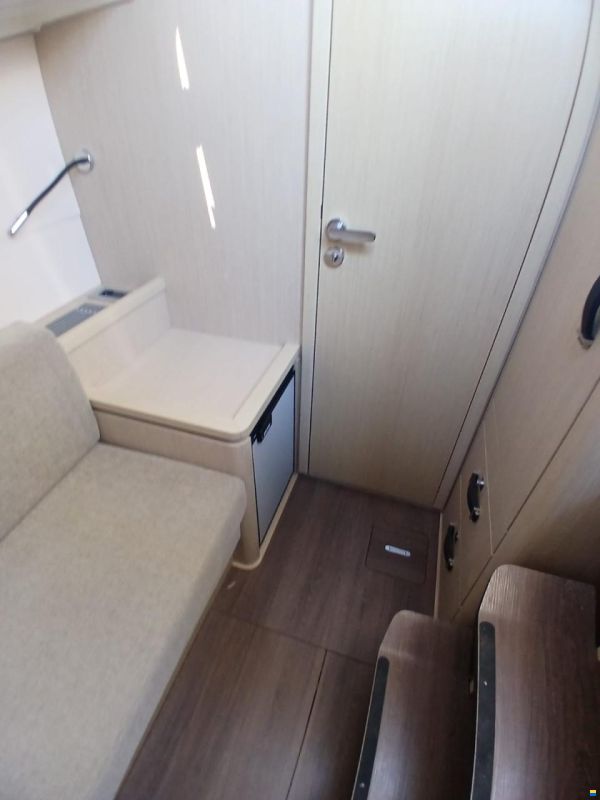 Jeanneau Yacht 55