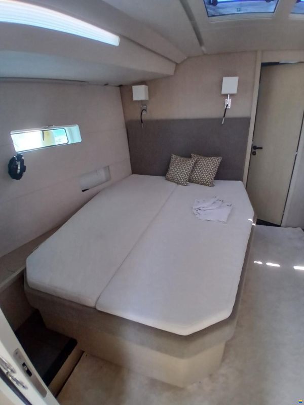 Jeanneau Yacht 55