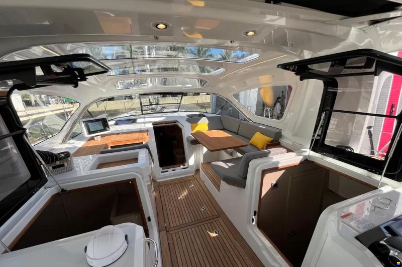Jeanneau Yacht 55