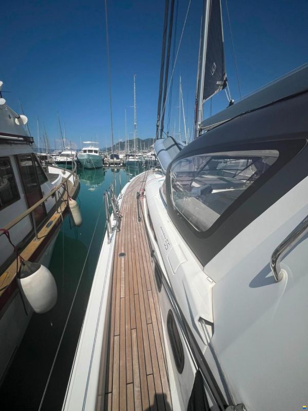 Jeanneau Yacht 55