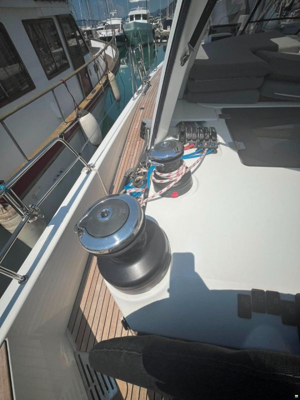 Jeanneau Yacht 55