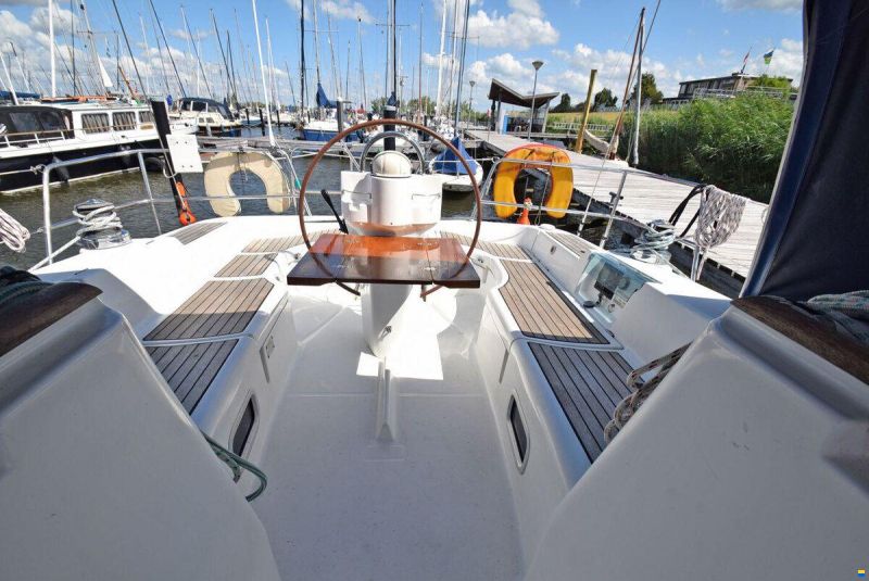 Beneteau Oceanis 393
