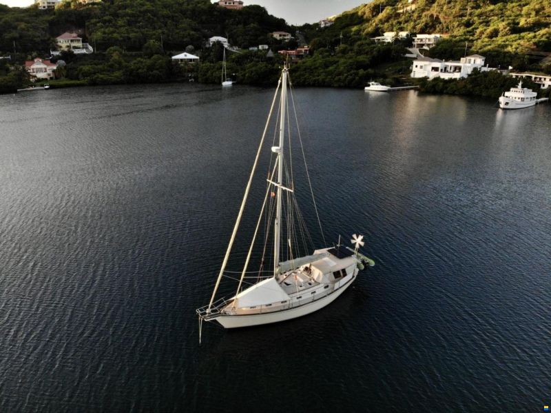 Island Packet 50