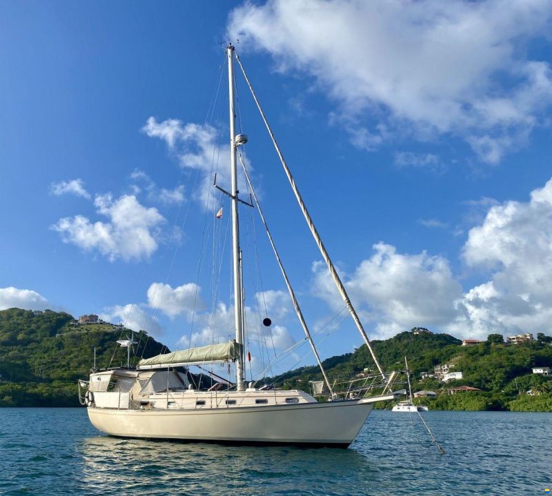Island Packet 50