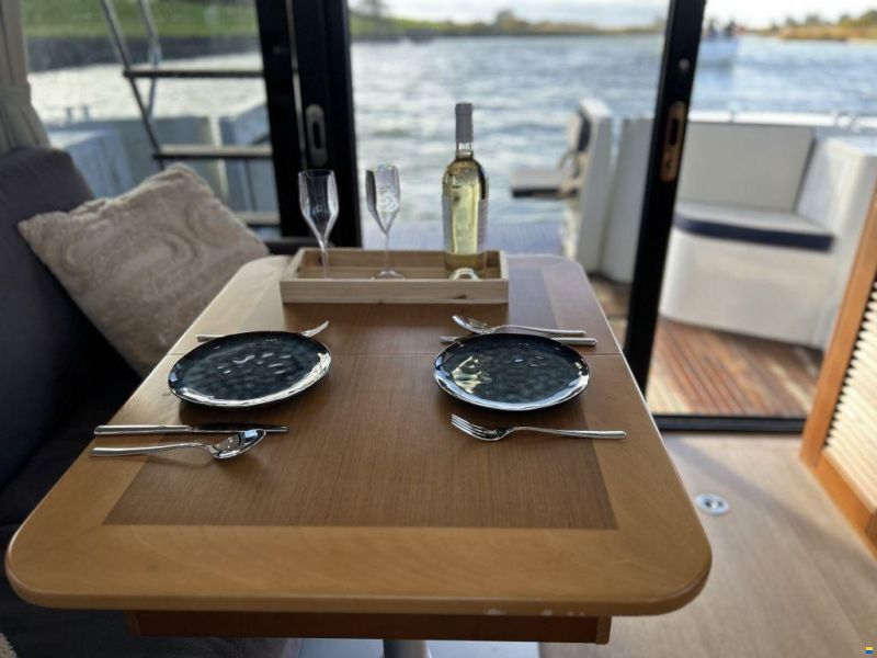 Beneteau Swift Trawler 35