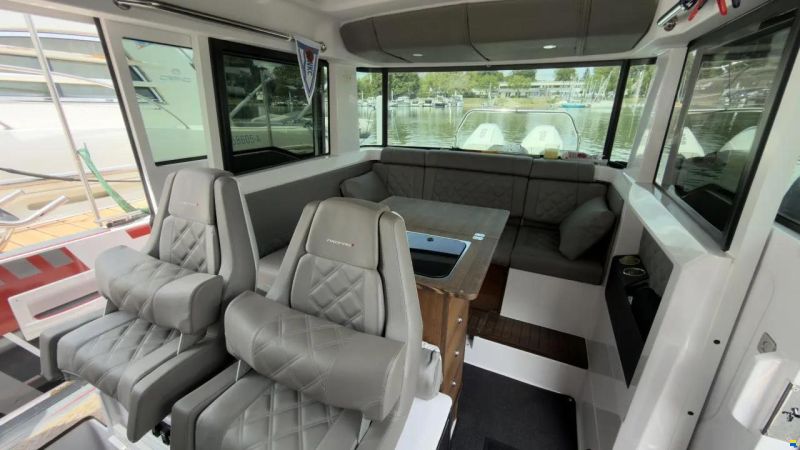 Axopar 37 XC Cross Cabin