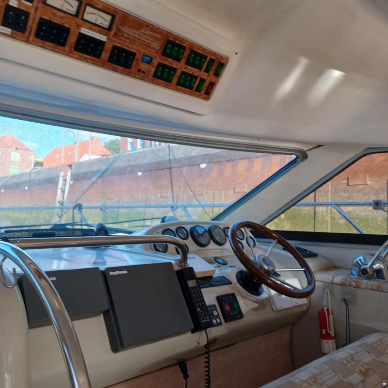 Sealine 360 Statesman