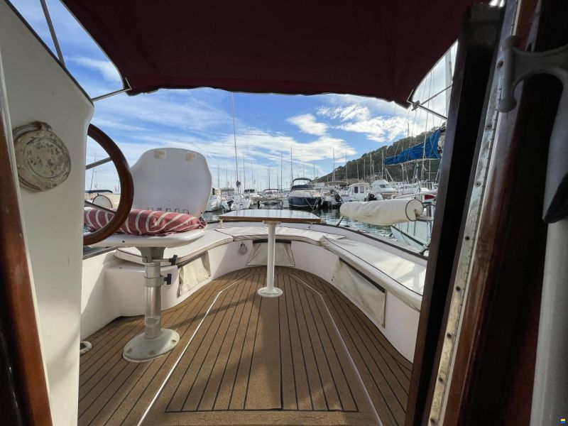 Knort 32 Cabinado