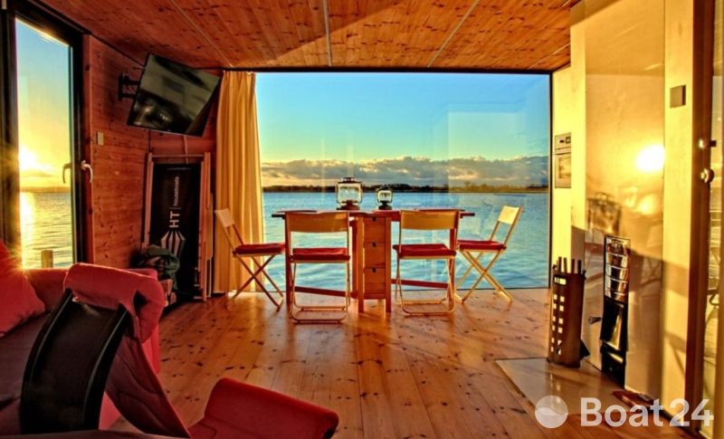 HT Houseboats HT10