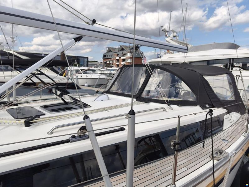 Bavaria 34 Cruiser Style