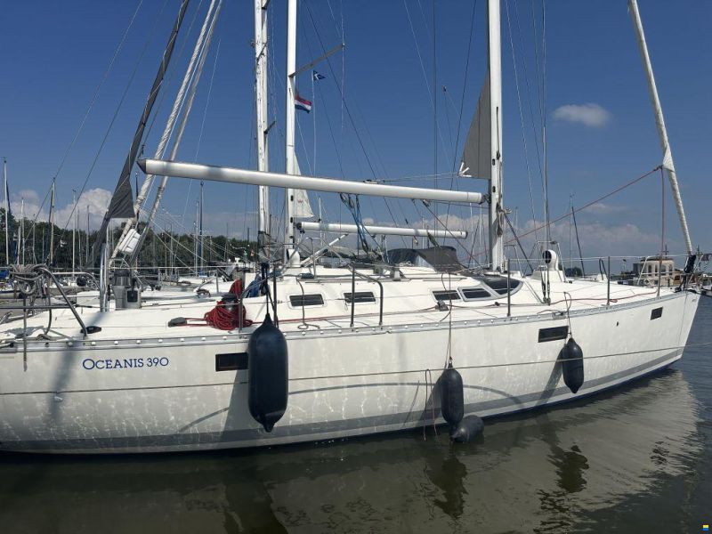 Beneteau Oceanis 390