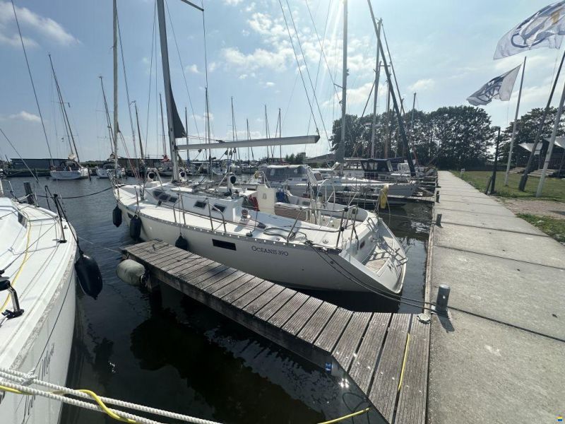 Beneteau Oceanis 390