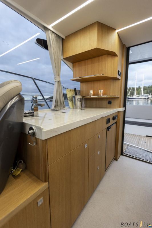 Galeon 360 Fly