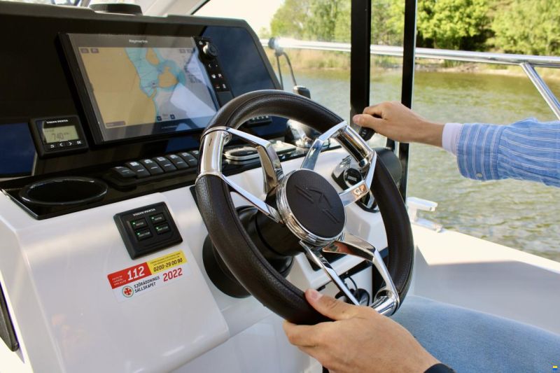 Sealine C335