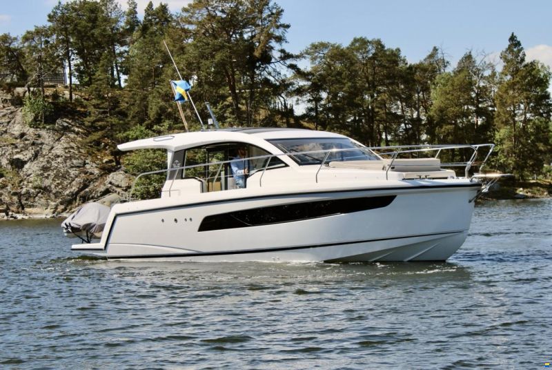 Sealine C335