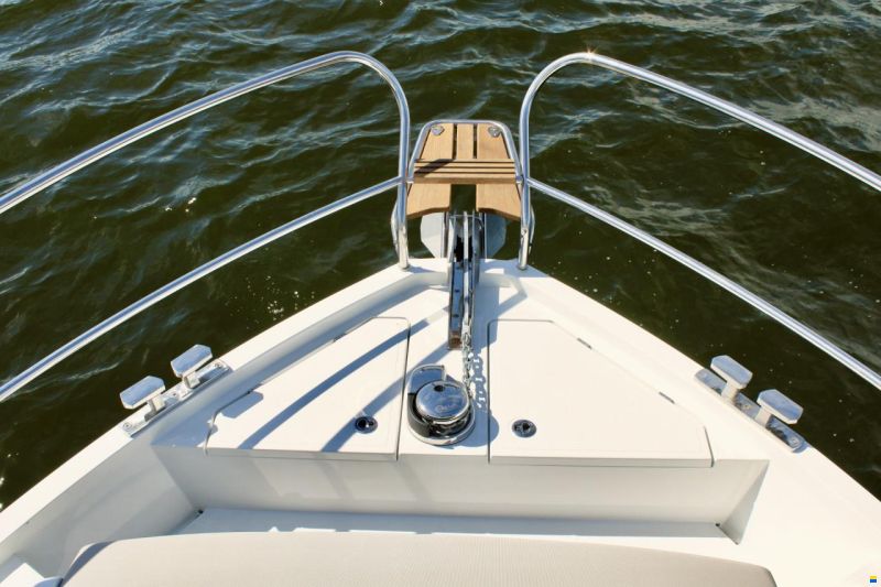 Sealine C335