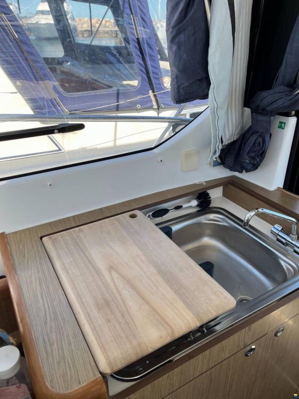 Beneteau Antares 8.80 - 250 Hp Mercury