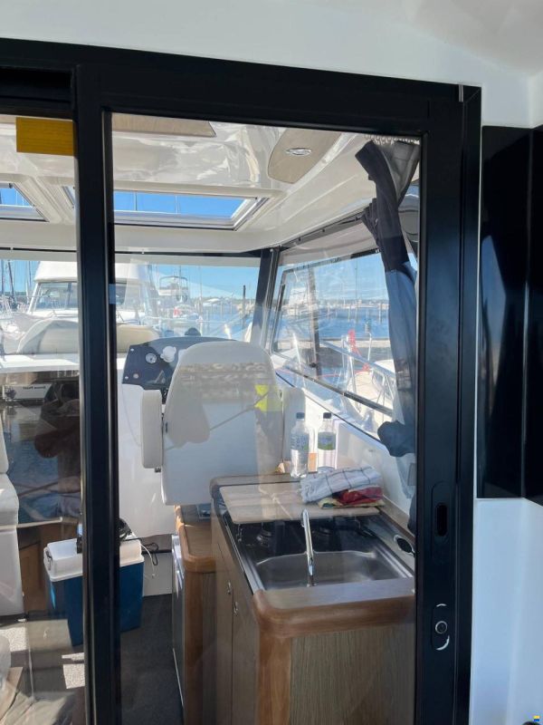 Beneteau Antares 8.80 - 250 Hp Mercury