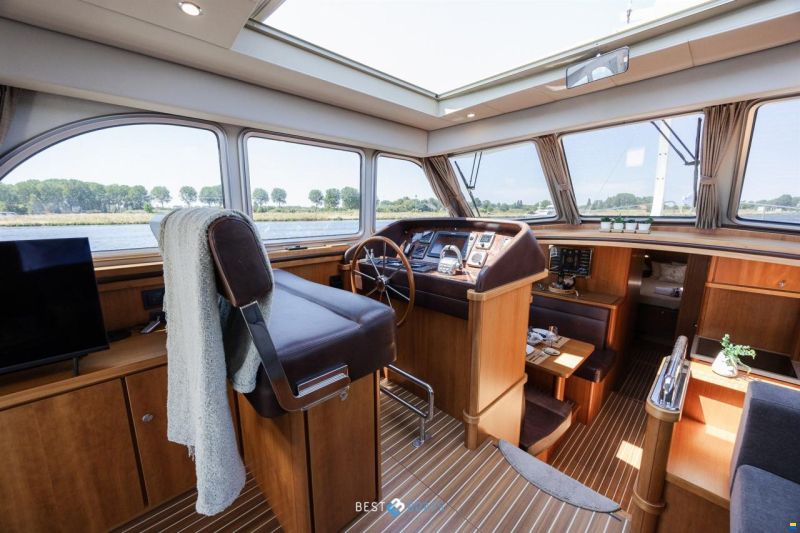 Linssen Grand Sturdy 470 Sedan Wheelhouse