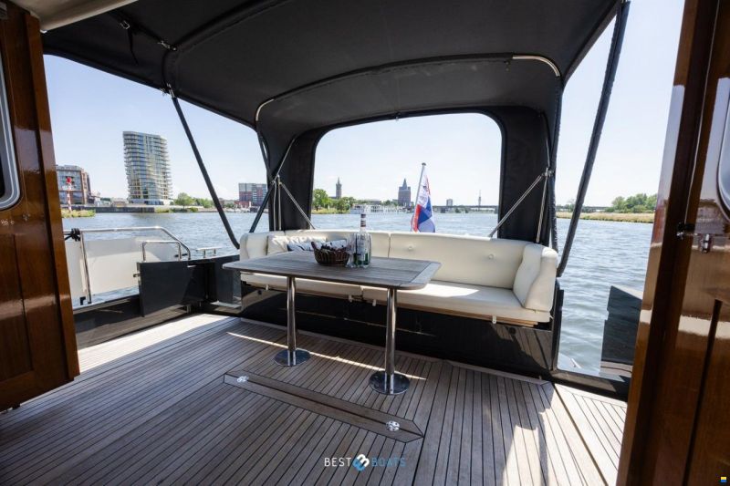 Linssen Grand Sturdy 470 Sedan Wheelhouse