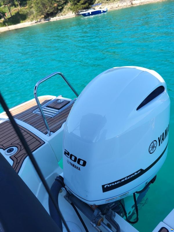 Jeanneau Merry Fisher 795