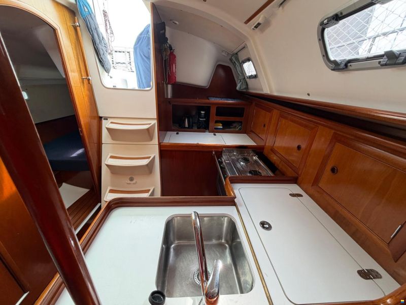 Beneteau Oceanis 331 10,40 x 3,5 x 1,65