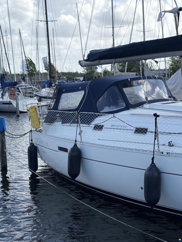 Beneteau Oceanis 331 10,40 x 3,5 x 1,65