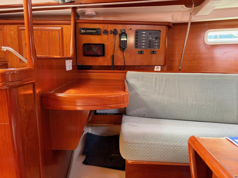 Beneteau Oceanis 331 10,40 x 3,5 x 1,65