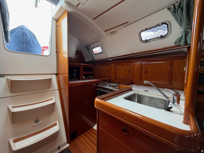 Beneteau Oceanis 331 10,40 x 3,5 x 1,65
