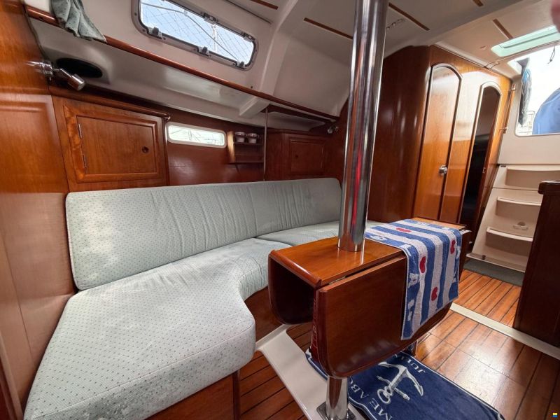 Beneteau Oceanis 331 10,40 x 3,5 x 1,65