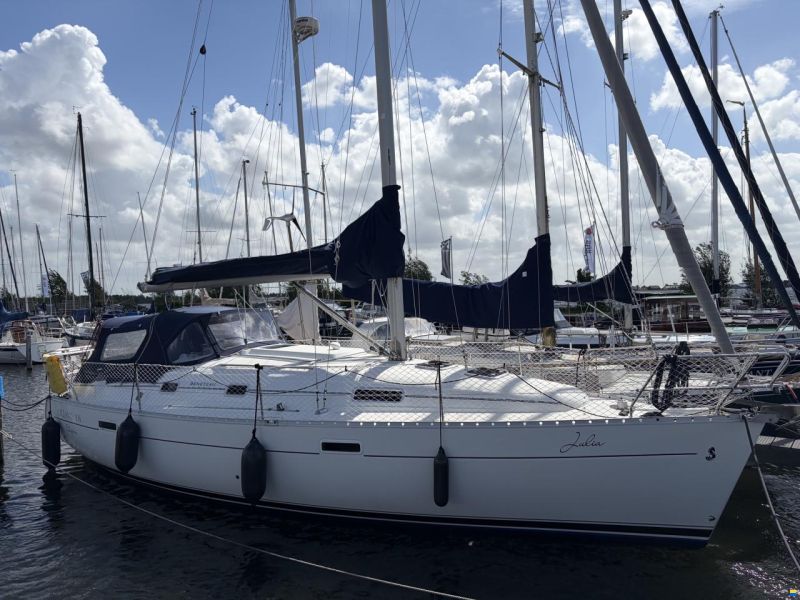 Beneteau Oceanis 331 10,40 x 3,5 x 1,65