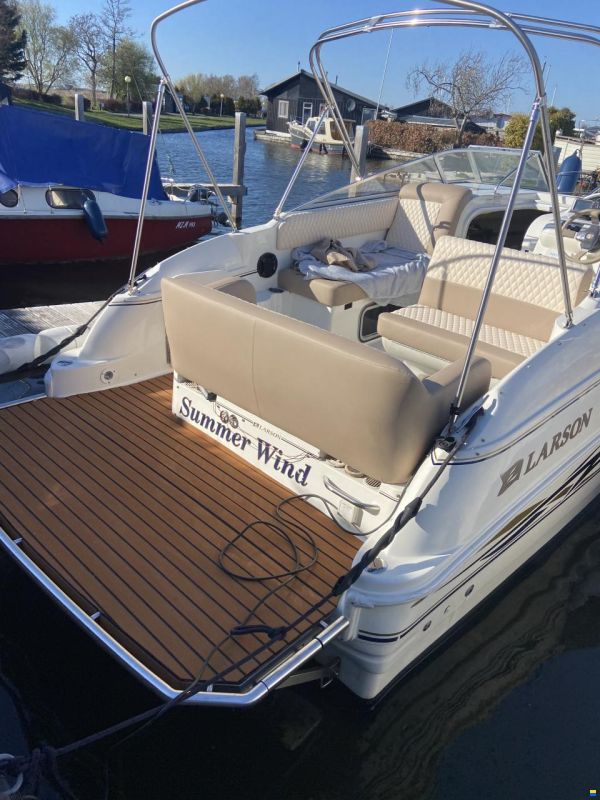 Larson Cabrio 244