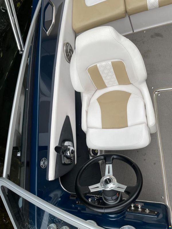 Glastron GT185
